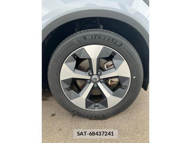 Volvo XC40 2023-10 7730469-4