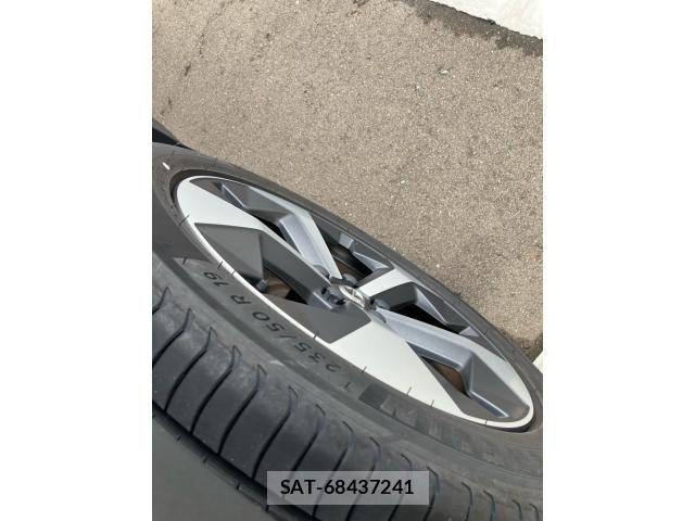 Volvo XC40 2023-10 7730469-6