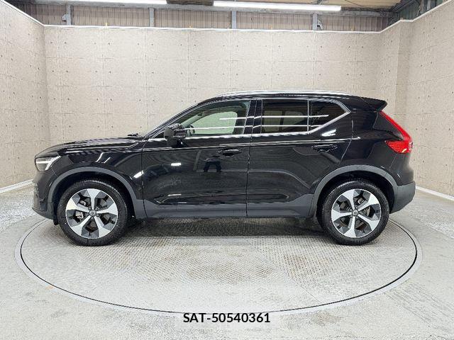 Volvo XC40 2023-08 7730468-9