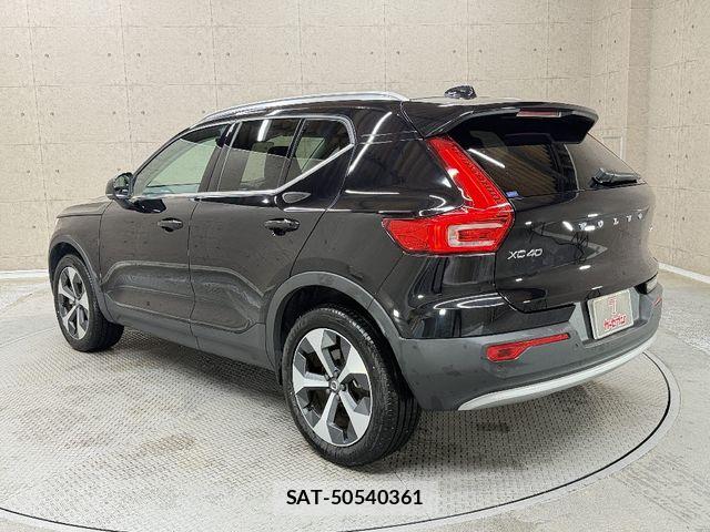 Volvo XC40 2023-08 7730468-10