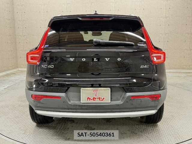 Volvo XC40 2023-08 7730468-11