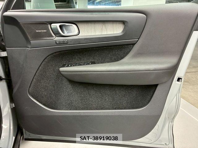 Volvo XC40 2025-02 7730464-17