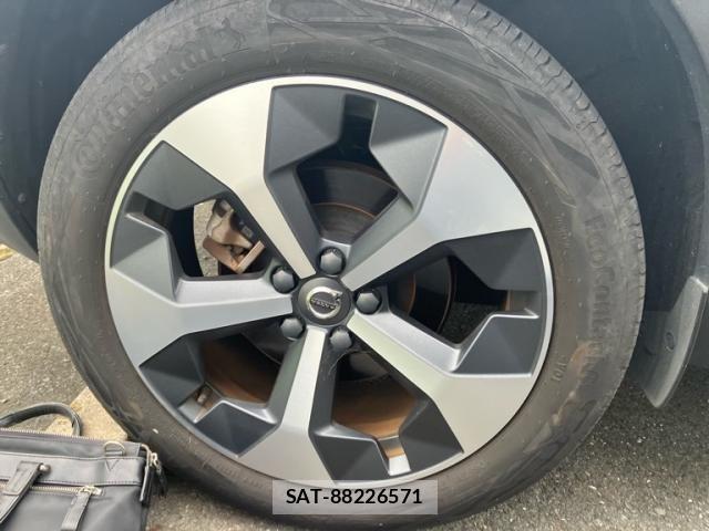 Volvo XC40 2022-12 7730470-9