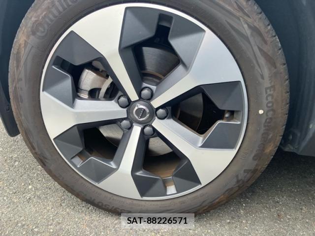 Volvo XC40 2022-12 7730470-11