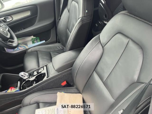 Volvo XC40 2022-12 7730470-13