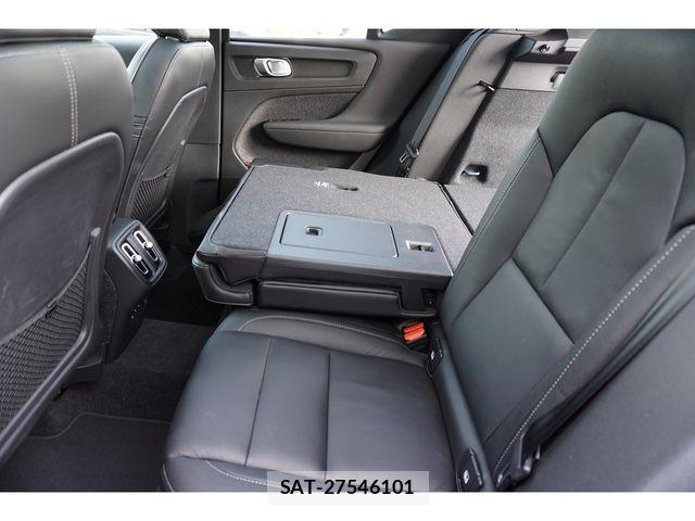 Volvo XC40 2022-12 7730466-17