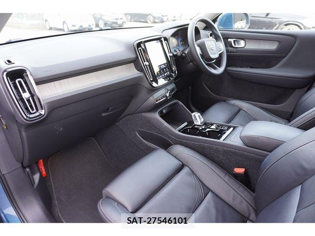 Volvo XC40 2022-12 7730466-24
