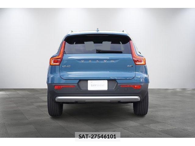 Volvo XC40 2022-12 7730466-2