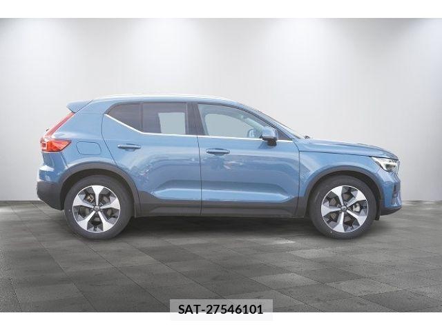 Volvo XC40 2022-12 7730466-4