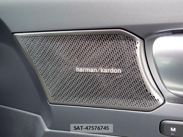 Volvo XC40 2023-07 7730467-25
