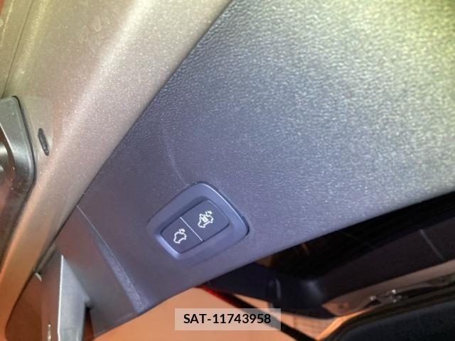 Volvo XC40 2023-06 7730471-12