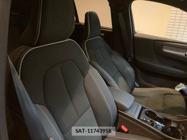 Volvo XC40 2023-06 7730471-14