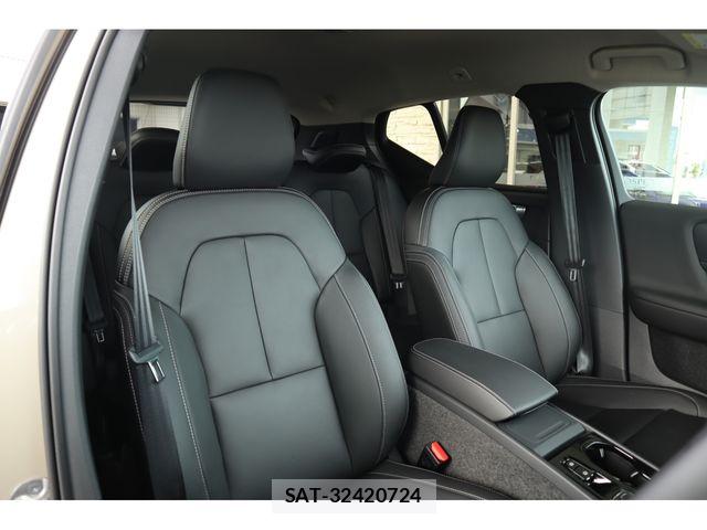 Volvo XC40 2025-10 7730463-12
