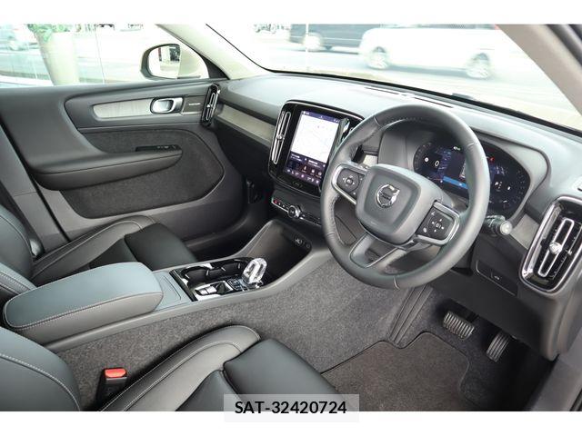 Volvo XC40 2025-10 7730463-14