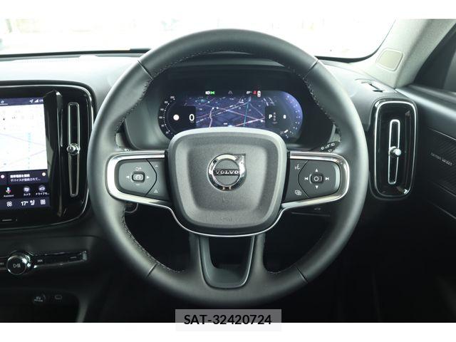 Volvo XC40 2025-10 7730463-15