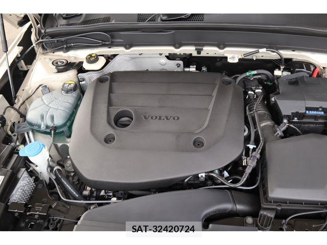 Volvo XC40 2025-10 7730463-16