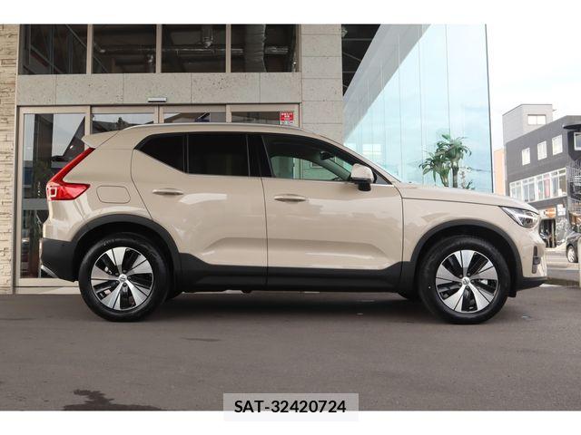 Volvo XC40 2025-10 7730463-3
