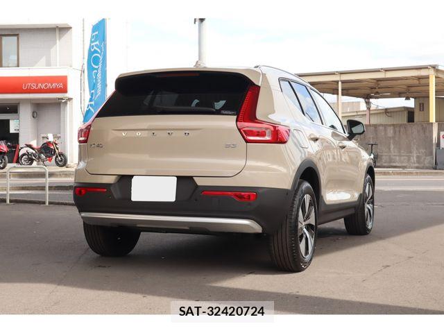 Volvo XC40 2025-10 7730463-6