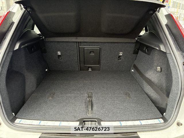 Volvo XC40 2018-11 7730473-5