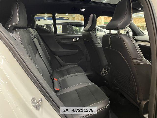 Volvo XC40 2021-05 7790292-4
