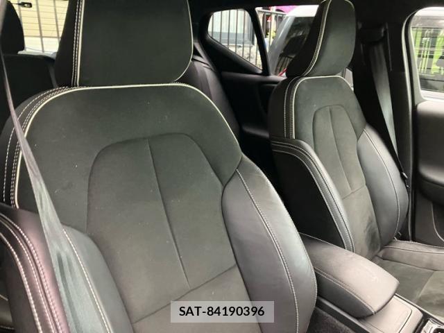 Volvo XC40 2022-05 7880345-9