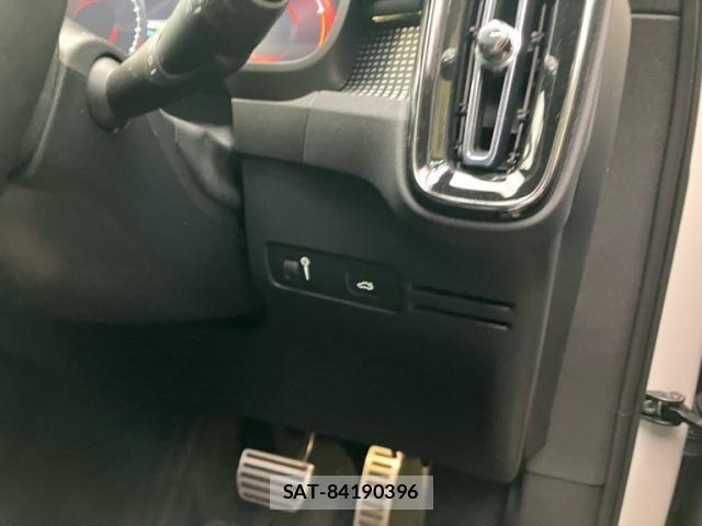 Volvo XC40 2022-05 7880345-13
