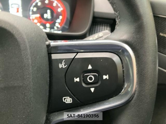 Volvo XC40 2022-05 7880345-16