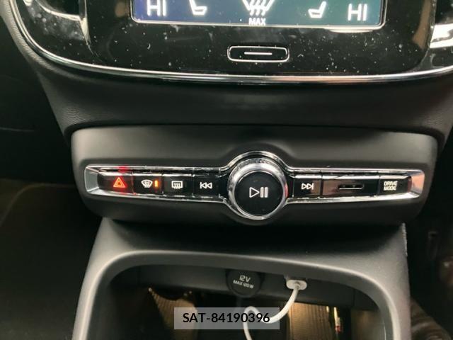 Volvo XC40 2022-05 7880345-19