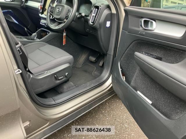 Volvo XC40 2021-08 7880346-8