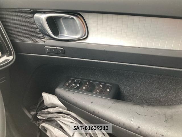 Volvo XC40 2018-11 7880347-18