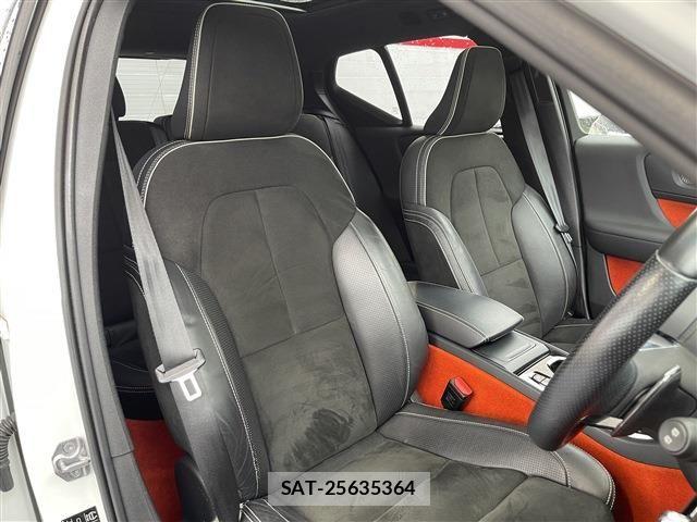 Volvo XC40 2018-05 7903599-12