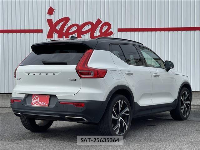 Volvo XC40 2018-05 7903599-2