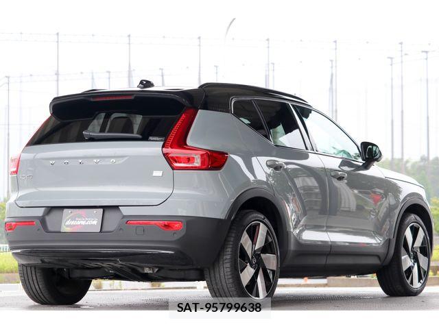 Volvo XC40 2023-07 7903598-9