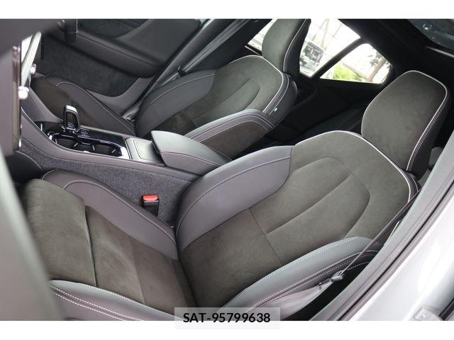 Volvo XC40 2023-07 7903598-24