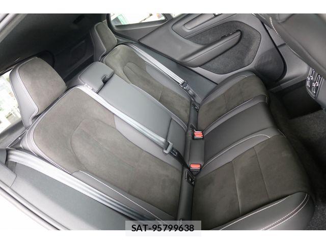 Volvo XC40 2023-07 7903598-26