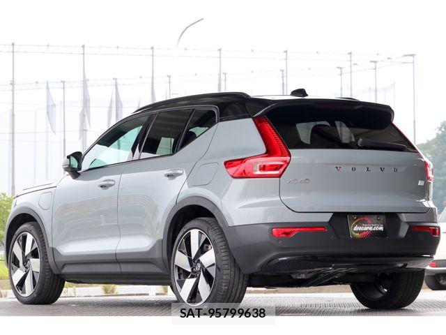 Volvo XC40 2023-07 7903598-2