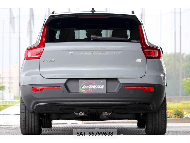 Volvo XC40 2023-07 7903598-4