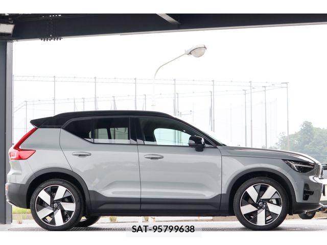 Volvo XC40 2023-07 7903598-5