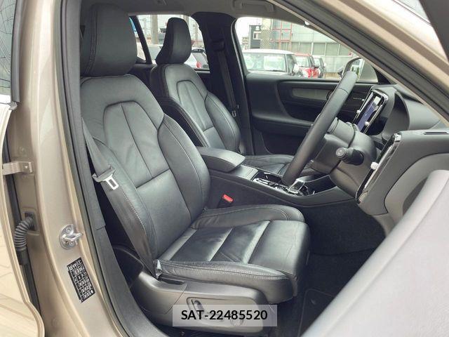 Volvo XC40 2023-06 7964310-9