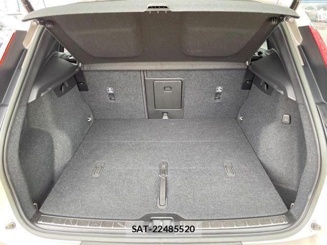 Volvo XC40 2023-06 7964310-13