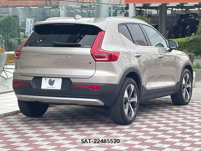 Volvo XC40 2023-06 7964310-18