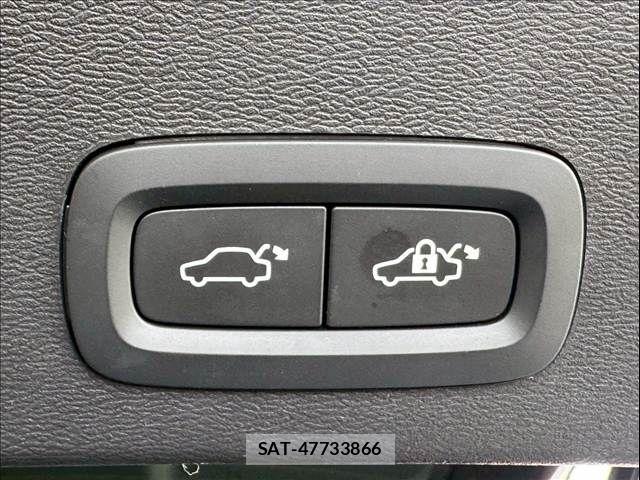 Volvo XC40 2022-02 7964311-9
