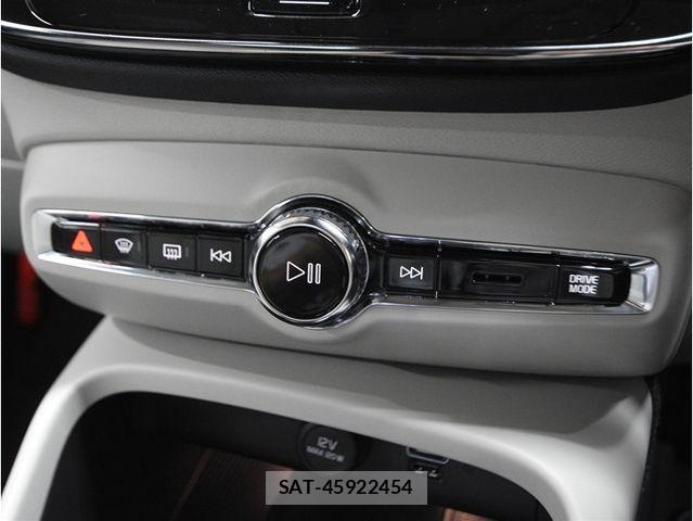 Volvo XC40 2021-05 8039049-22