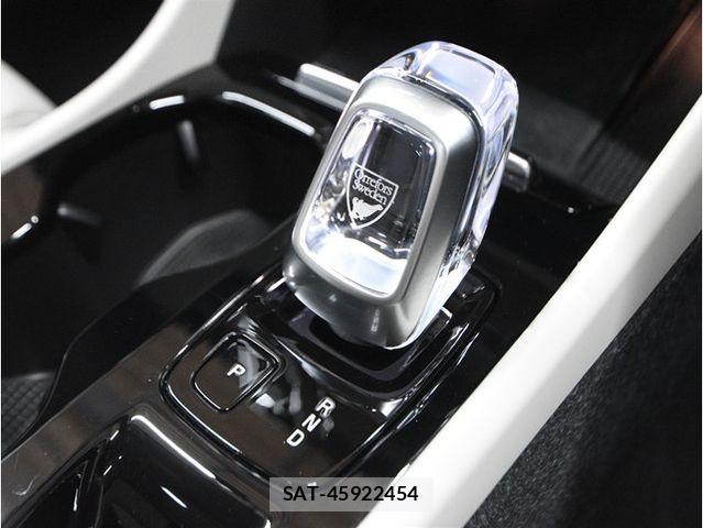 Volvo XC40 2021-05 8039049-25