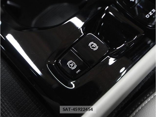 Volvo XC40 2021-05 8039049-26