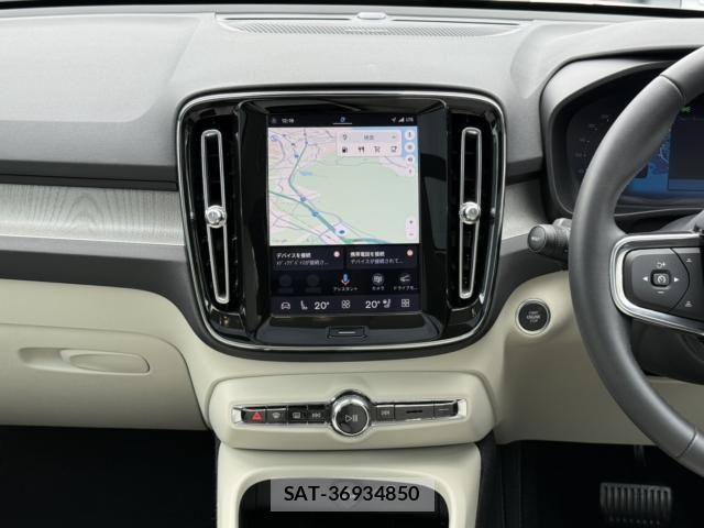 Volvo XC40 2024-07 8076072-12
