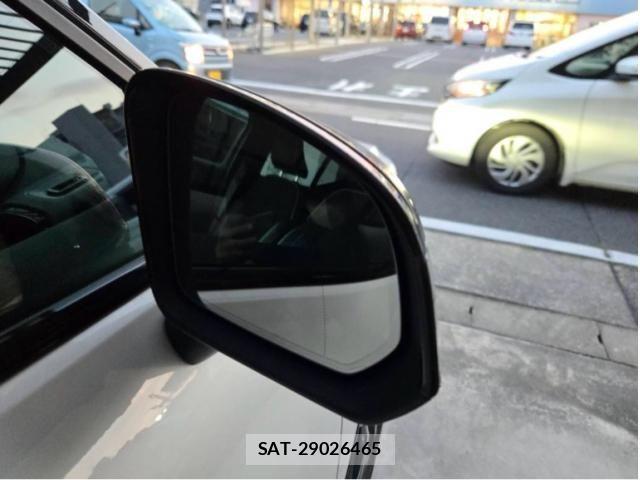 Volvo XC40 2021-12 8102558-9