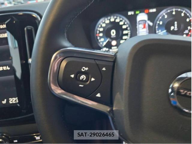 Volvo XC40 2021-12 8102558-14