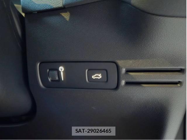 Volvo XC40 2021-12 8102558-15