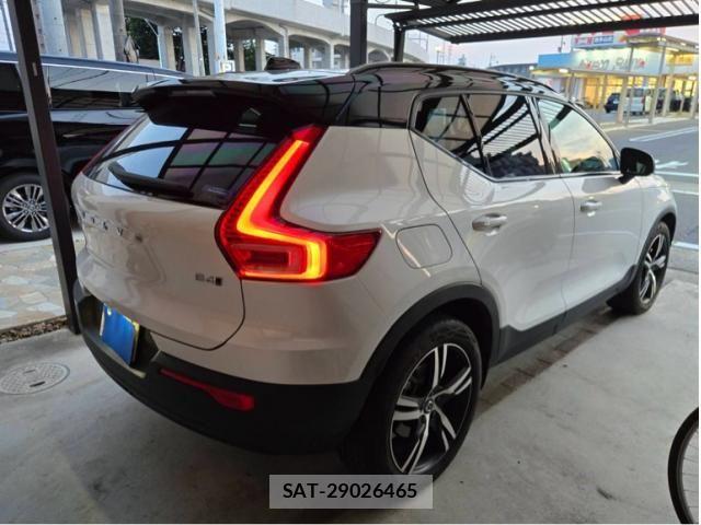 Volvo XC40 2021-12 8102558-1
